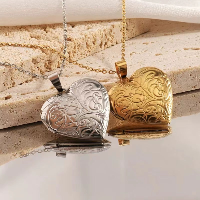 LILY LOCKET